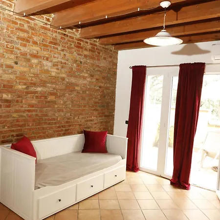 Apartman Amira Fiera *