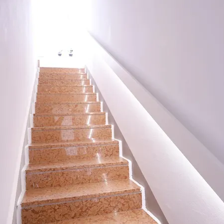 Amira Fiera Daire Verona